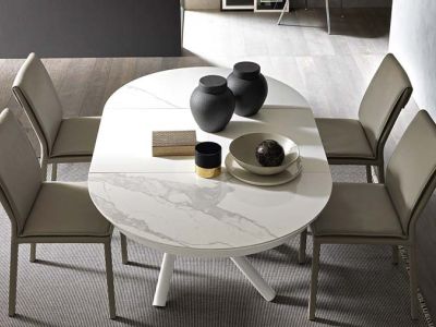 Tavolino trasformabile tondo Helios Altacom ceramica bianco statuario aperto